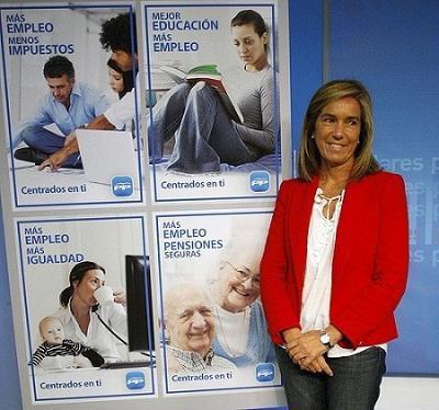 ecorepublicano's tweet photo. Se abre el telón y aparece esta imagen. 
¿Cómo se llama la película? 
4 trolas y un funeral. http://t.co/RxkIzuuhHE