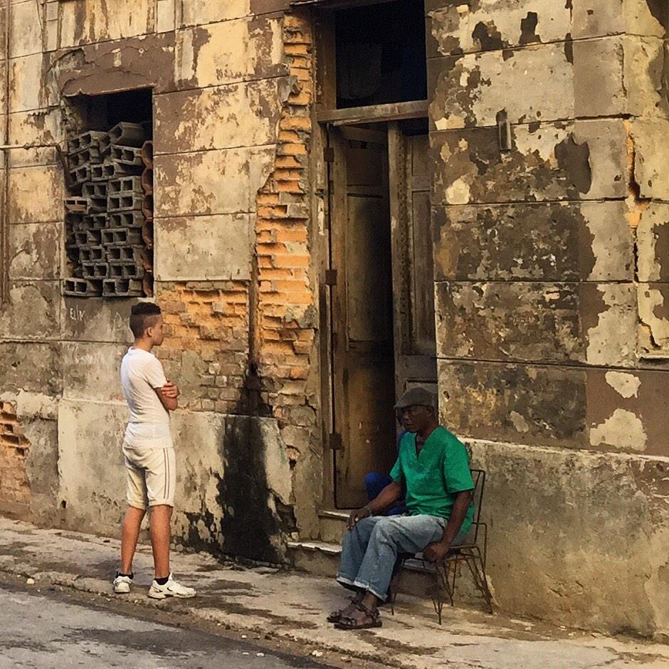 Yusnaby's tweet photo. Abuelo, tú que todo lo sabes... ¿Qué es la libertad? #Cuba http://t.co/GdSCR0Sr6e