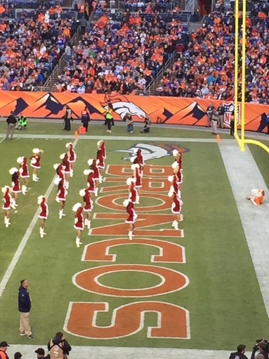 CinnamonNSCD's tweet photo. Great festive jingle bells routine  @DBC_Faymie #GoBroncos. http://t.co/JTHmYPw3tS