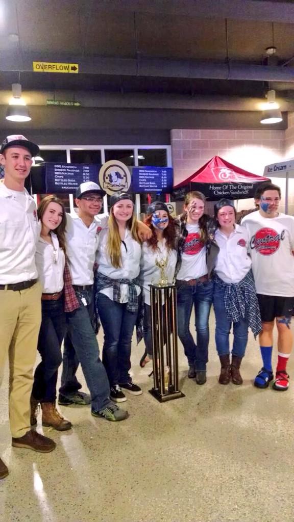 cms_robotics's tweet image. Winning team picture, and the fabulous leadership board!!