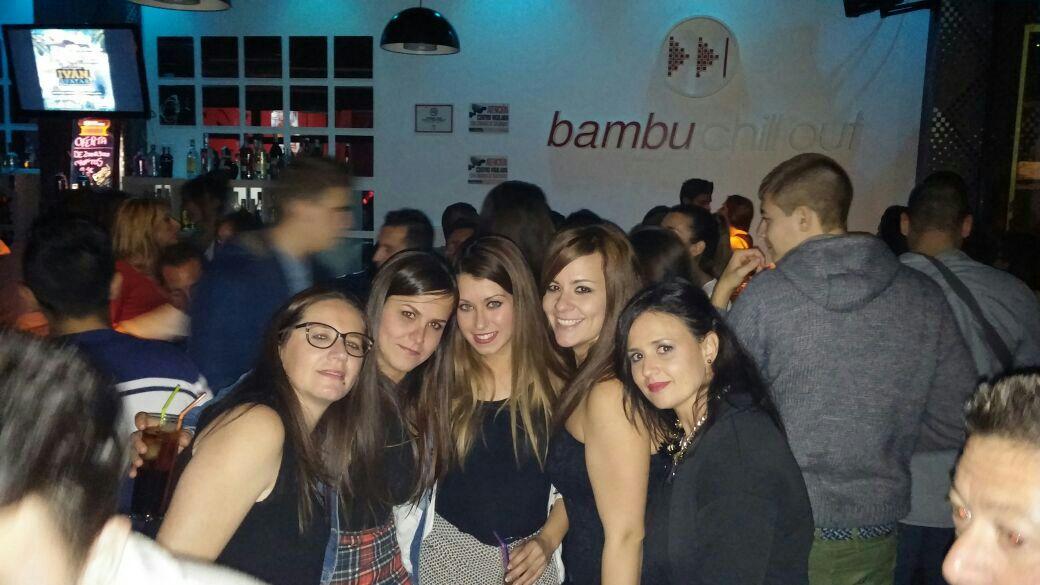 elisincera's tweet photo. Muy buena noche la de ayer sabado por bambu  que todo queda en familia jajaajaa @macarenaprietoa http://t.co/0s3ptn5m5a