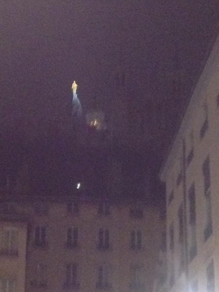difrasismo's tweet photo. "@CardBarbarin: De retour à Lyon... Merci Marie ! #erbilight http://t.co/YKWlclpgQb"
@MADAMECAPUCHON @lorcnet @fenotteenragee @lionardent