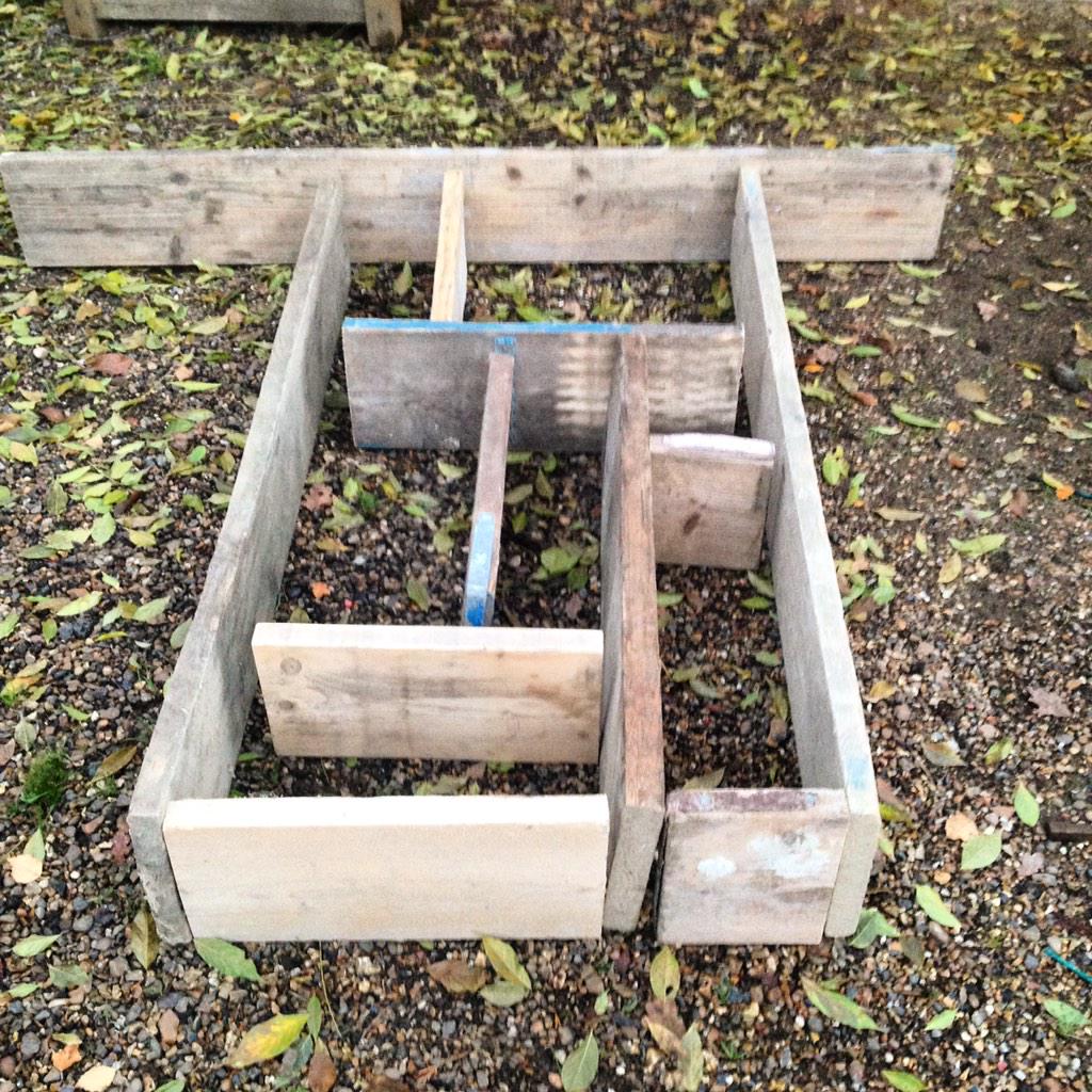 Brand__designs's tweet image. #bespoke large #scaffold #bookcase with compartments on the way #reclaim #interiordesign #recycle