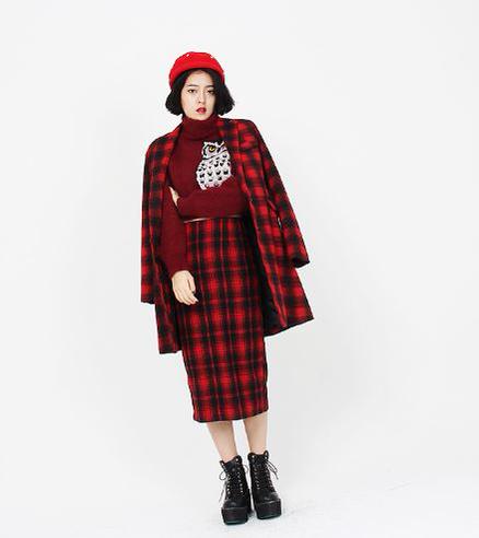 크리스마스, 연말 감성이 듬뿍 담겨있는 아모르윌트의 체크 스커트를 만나보세요!  스타일링이 완성되기도 하고, 티셔츠 한장으로도 충분히 어울릴 수 있는 아이템! bit.ly/1I7JOmm