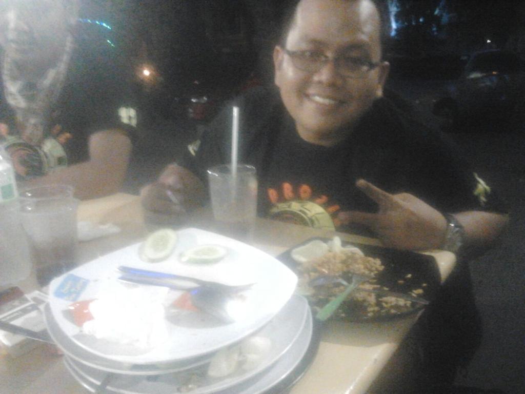 ProjieLovers's tweet photo. Kopdar @ProjieLovers di Bogor. Cc: @LadiesBiker  @vanNataMenggala @haryadi_vs @Awansagara  @Qkii_RY http://t.co/ptw0SLm9hS