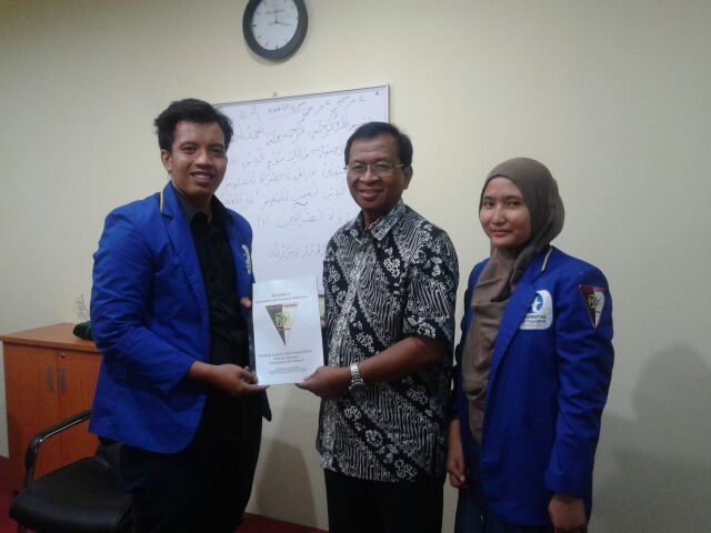 Ini penyerahan hasil aspirasi ke Bapak Suyono Salamun