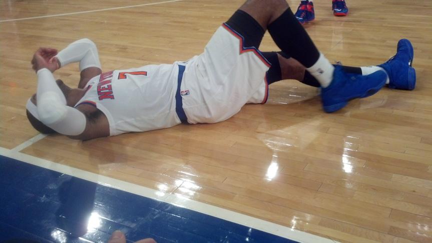 THIS close to Melo' when he turned an ankle tonight at MSG.
He wound up ok.
But. THIS close?
That's bucket list stuff