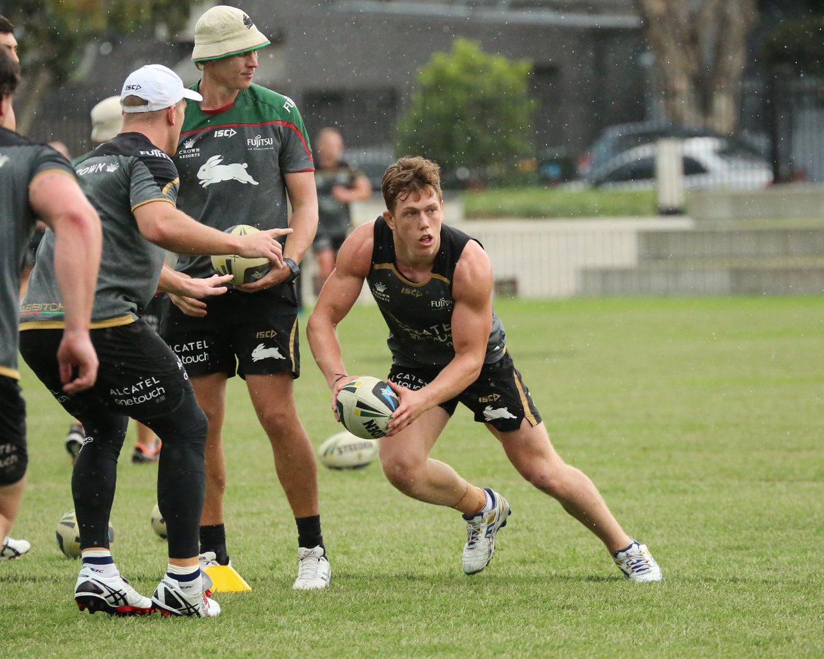 SSFCRABBITOHS's tweet photo. Our boys were back on Redfern Oval today! Click here for the full gallery: http://t.co/z4hejxwAJb #GoRabbitohs http://t.co/RMWw6iE0Lk