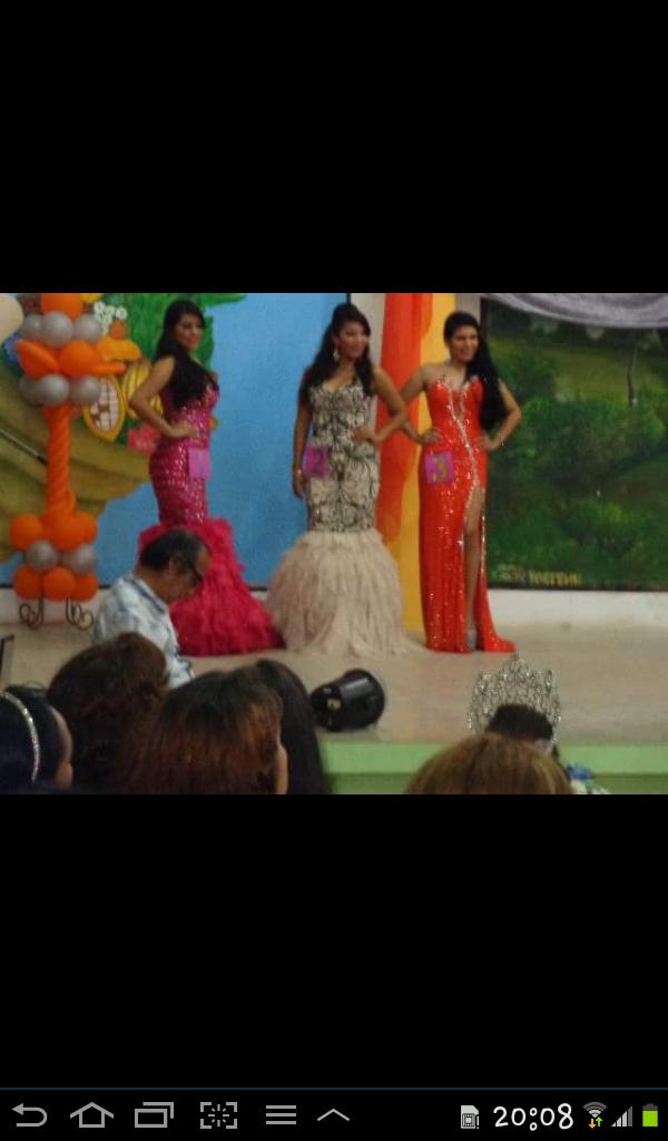 AmbarFlores03's tweet photo. De las 5 finalistas quedamos 3 reina, Virreina, srta 26 de diciembre ♡ http://t.co/AYQXuOpAVc