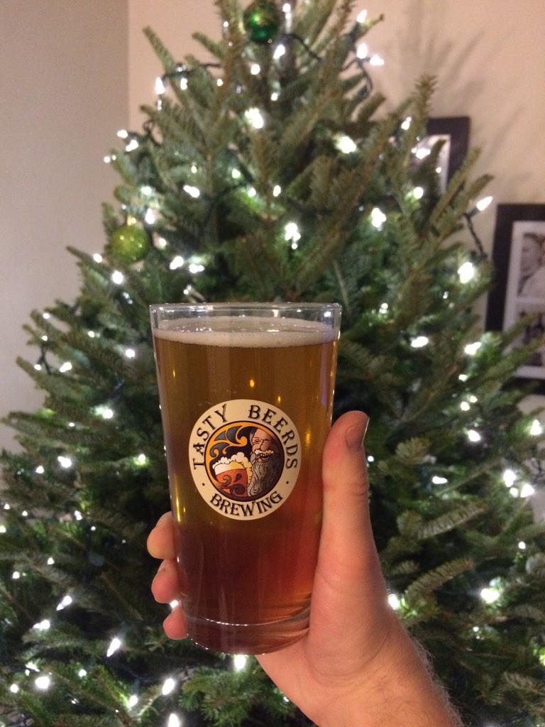 TastyBeerdsBrew's tweet photo. #Craftbrew and decorating the tree! We wish everyone a happy holidays! http://t.co/USLZ4HOi6w