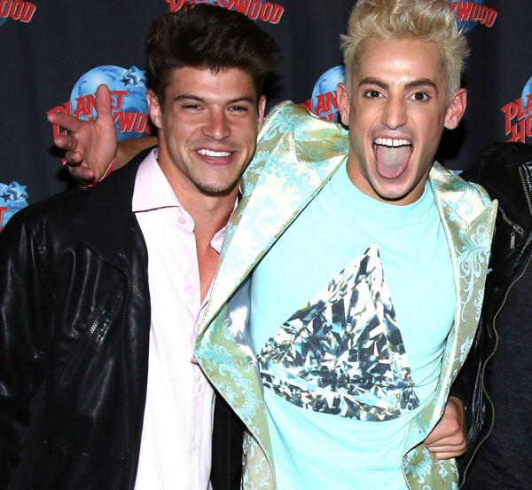 guacamellerz's tweet image. #SmileBaeSunday 
#IMadeThatUp
#Obviously 
...it makes me smile. ☺️