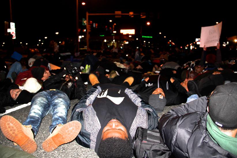 powerinterfaith's tweet photo. 100's disrupt traffic after @eagles @seahawks game. Philadelphia says #BlackLivesMatter. #ThisStopsToday #PhillyDieIn http://t.co/PyuNMJ5cgd