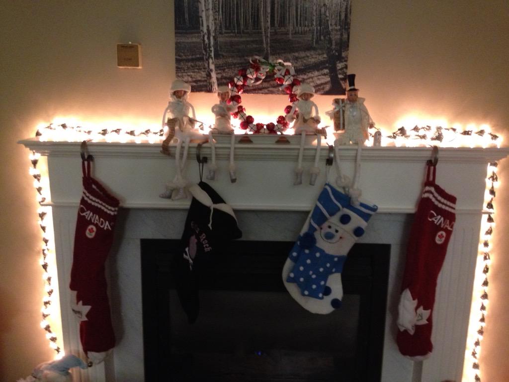 CapitalGFX's tweet photo. The Capital household is getting into the Christmas spirt! Are you?Tweet me what your house looks like!@Gamer_RTweets http://t.co/ucdsueoIfp