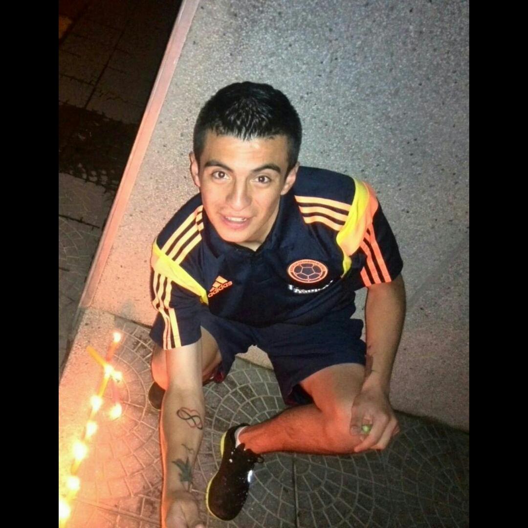 Topogiigio09's tweet photo. Noche De Velitas Con La selección http://t.co/DNyMn7qcLP