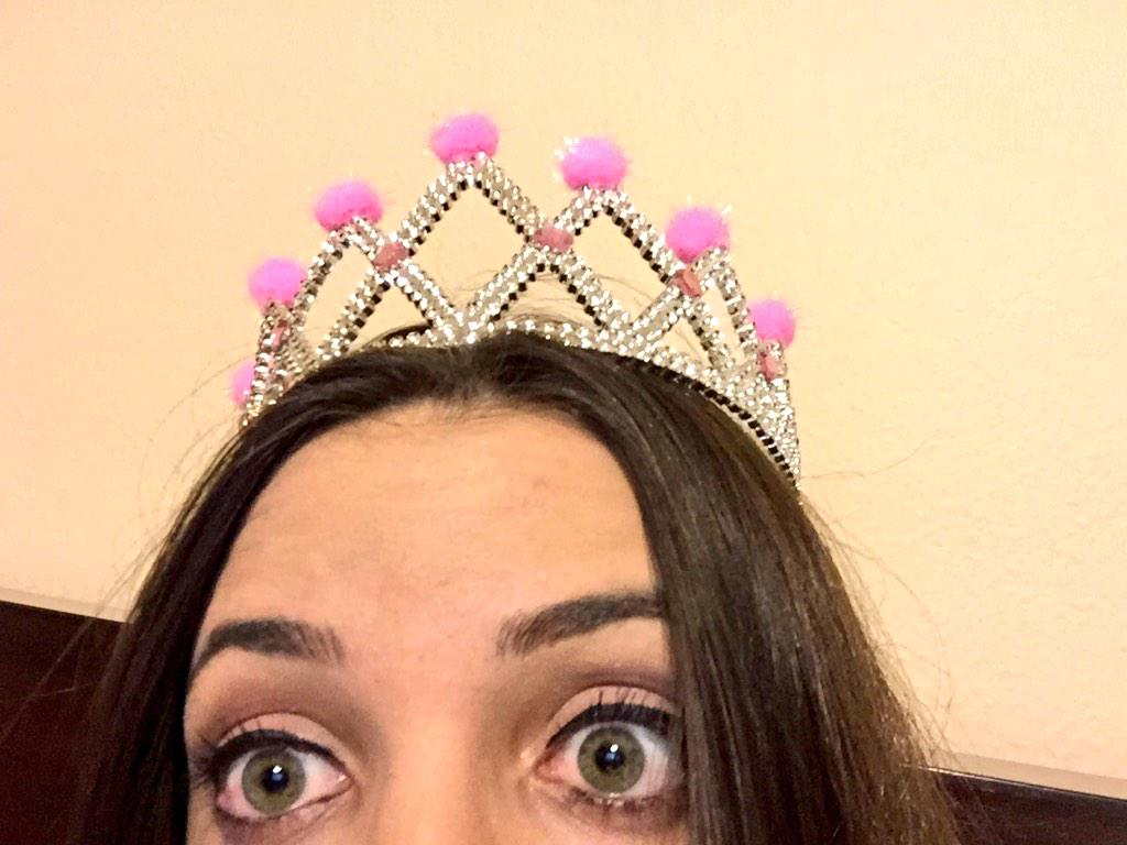 Shiiryy's tweet photo. Bday weekend #onlyselfies #sorry #queen http://t.co/wVu6W6l1z6