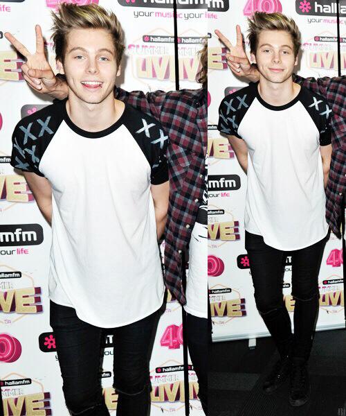 5SOS_Daily tweet picture