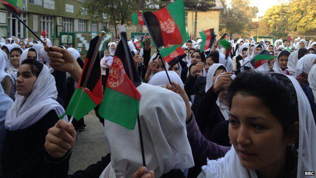 BBCNewsAsia's tweet image. The brave schoolgirls hoping for a better future for Afghan women bbc.in/1vDjdsl @bbclysedoucet reports