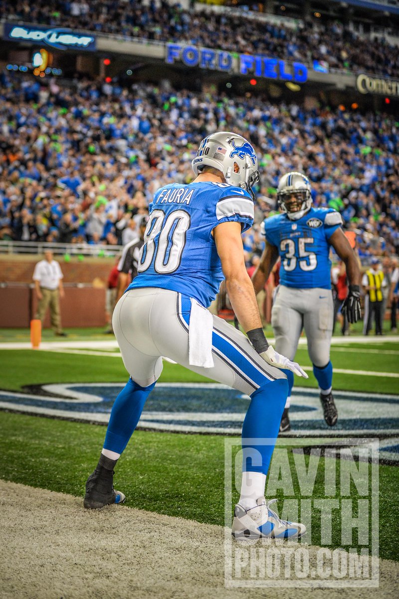 GavinSmithPhoto's tweet photo. There really needs to be a @JoiqueBell talk bubble on this photo. @BigJoeFauria 

What would it say? http://t.co/dV3GOoUoM8