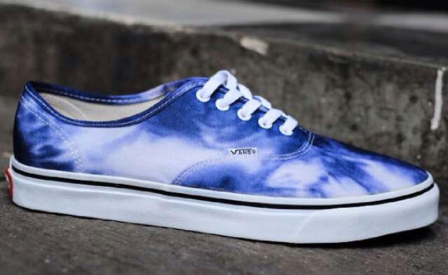 DRFoutlet's tweet photo. Vans baru nih silahkan gaiiis size dari 37-44 yaa cuma 330ribuuu http://t.co/pu9lNLzxrd