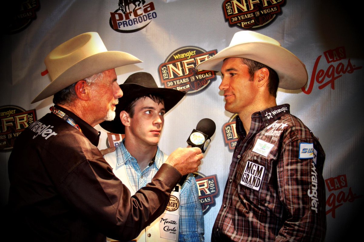 cowboylifestyle's tweet photo. Congrats on the split of 84.00 @BobbyMote and #timoconnell perf 4 at WNFR bareback #akchin #nobull #cantmisshwp http://t.co/EHa4mFnCmR