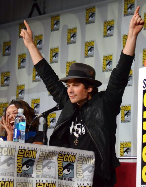 QUEM TA FAZENDO 36 ANOS SAMBANDO NA CARA DOS NOVINHO?  Happy Birthday Ian Somerhalder  