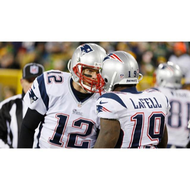 FootballFocus18's tweet photo. #Packers vs #Chargers #LiveUpdate!
13-14
Patriots cathcing up, they had a slow start.

Download the #FantasyFootb... http://t.co/VWaAJmIBc1