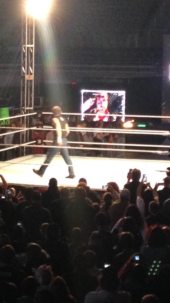 Got 2 see my favorite wrestler Dean Ambrose 2night  Also happy birthday my fave lunatic fringe   