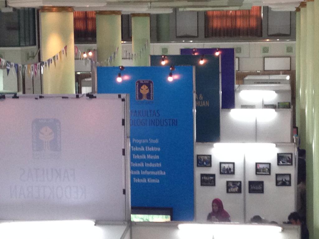 Kenali UII lebih dekat <a href="/LEMFEUII/">LEM FE UII</a> <a href="/LEM_FKUII/">LEM FK UII</a> <a href="/lem_uii/">LEM UII YOGYAKARTA</a> @LEM_FH_UII <a href="/lemftiuii/">LEM FTI UII</a> <a href="/LEMFPSBUII/">LEM FPSB UII</a>