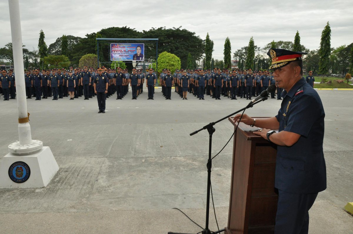 rdpro3's tweet photo. PRO3 Mass Oath Taking and Donning of Ranks @AlanLPurisima @PNP_OTCDS  @OtdiponlPNP http://t.co/lKJiAI0S1c