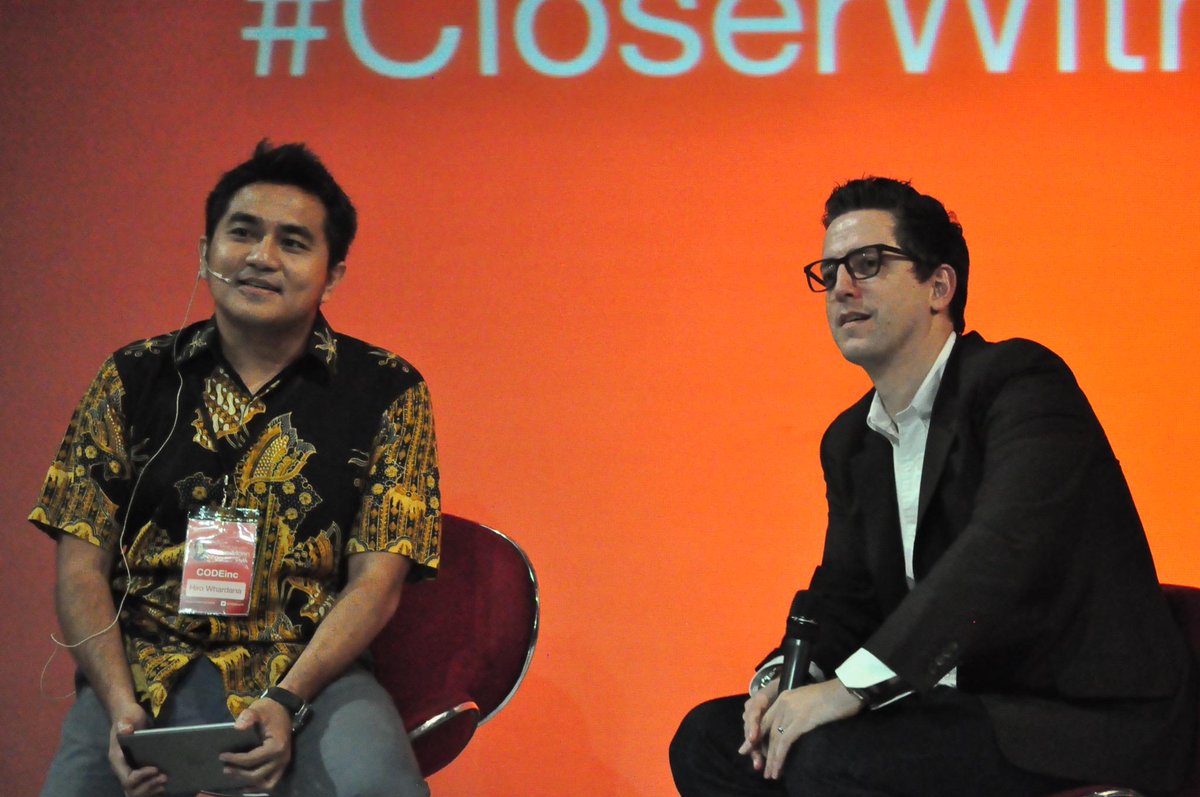 sidandui's tweet photo. @CODEincID CEO, @hwhardana, with @davemorin, @path CEO & Co-Founder. #CloserWithPath http://t.co/KtQU8CoLfk