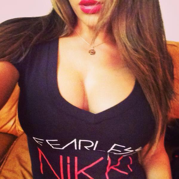 FearLessNikki9's tweet image. Anyone wanna DM?