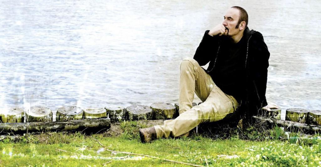 radiodeejay's tweet photo. Addio Mango. Il nostro saluto http://t.co/67HIp2EaWB http://t.co/dFMXm98TuU