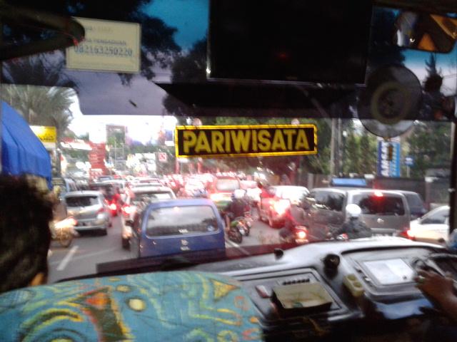 LindaaRahayuu's tweet photo. @infobdg #lalinBDG wastukencana tiap hari pasti beginiiiiih.. Maceeeeeet :( http://t.co/I0BFXXLpAh