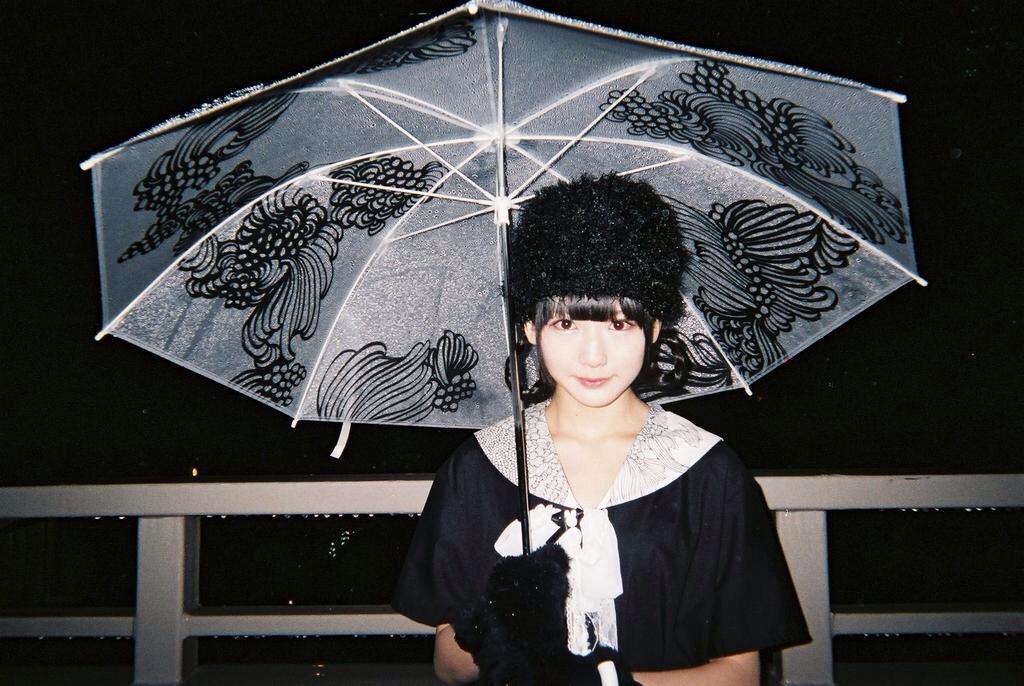 アンニュイな女の子紹介 アンニュイガール 作品一つ一つに彼女から出る奥ゆかしさが出ている She Is Lie Http T Co Ails4jjozd