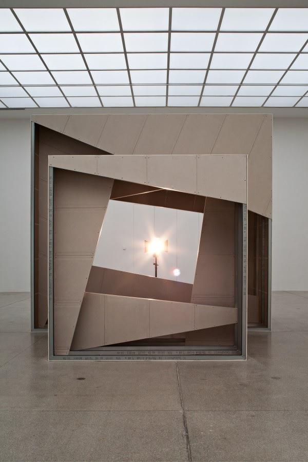 art_actuel's tweet photo. David Maljkovic confronte les temps différents qui rythment notre vie @PalaisdeTokyo http://t.co/cQkfD6nydE http://t.co/K3XHNyzTRp