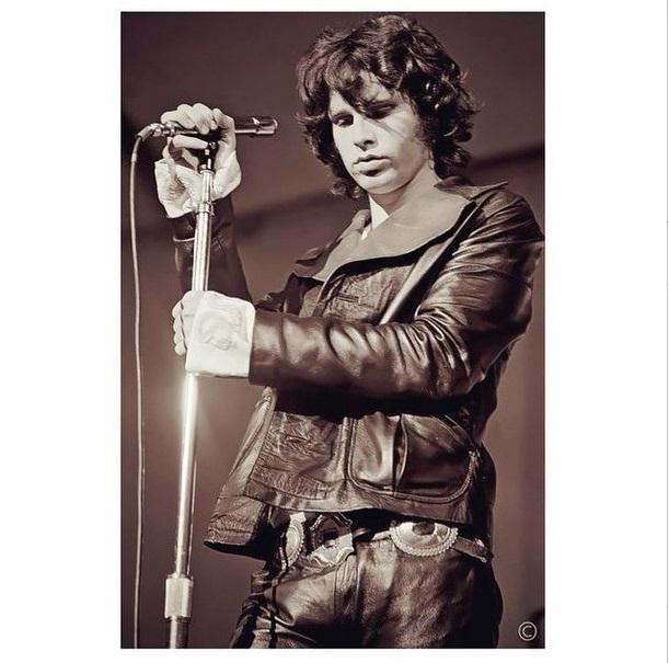 Una inspiración, un maestro.
Happy Birthday Jim Morrison! 