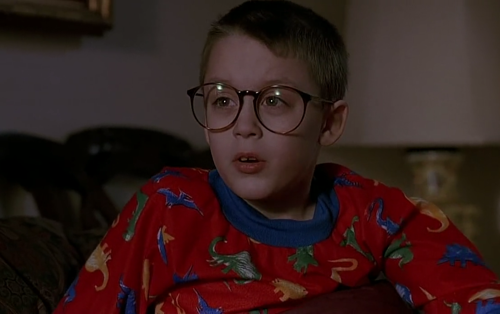 Daniel Poulsen on X This will blow your mind. Fuller is wearing dinosaur pajamas in Home Alone 2. HomeAlone FullerGotNailed http t b6OD2A9OXl X