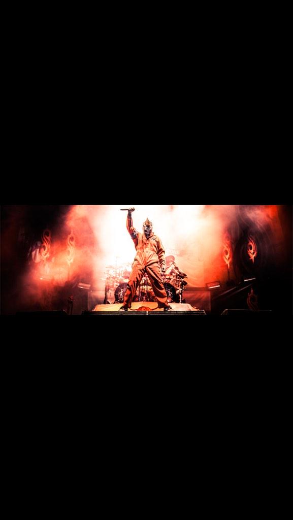  happy birthday to the amazing corey Taylor! 