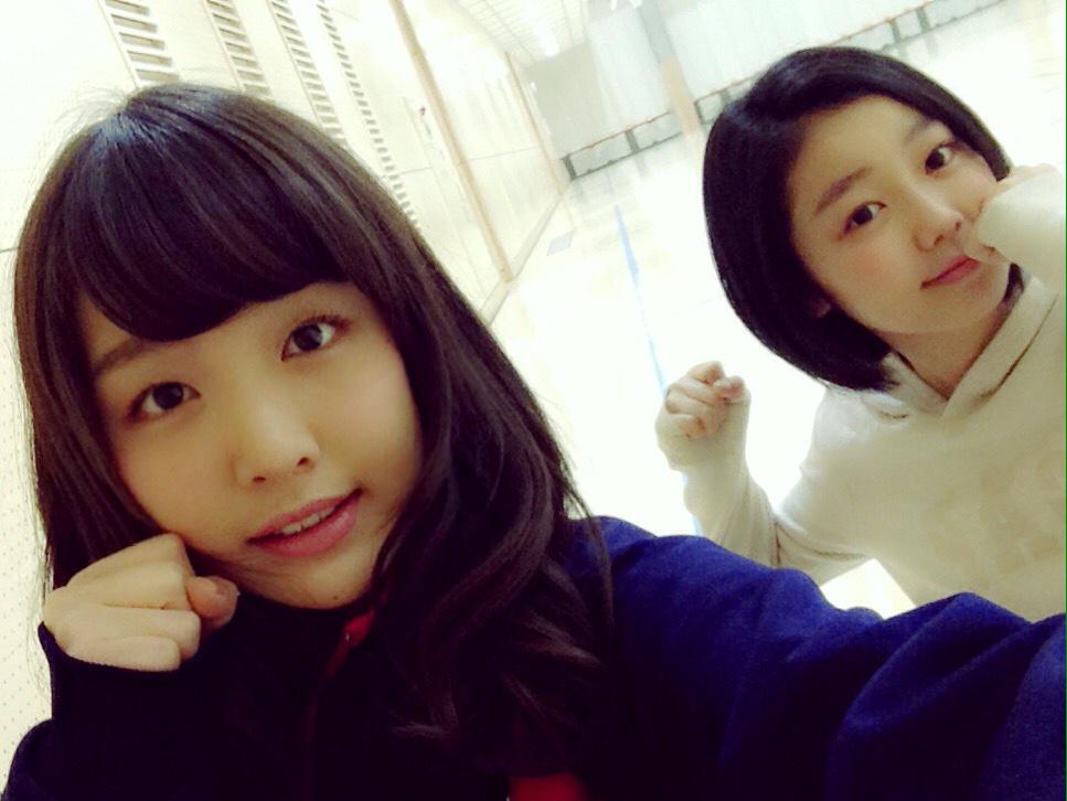 今日は学校で体育の授業があったよ！

実は高校一緒なんです、なR's3人。
りんたん、かほたん（≧∇≦）♡♡ http://t.co/DKwLypK6rU