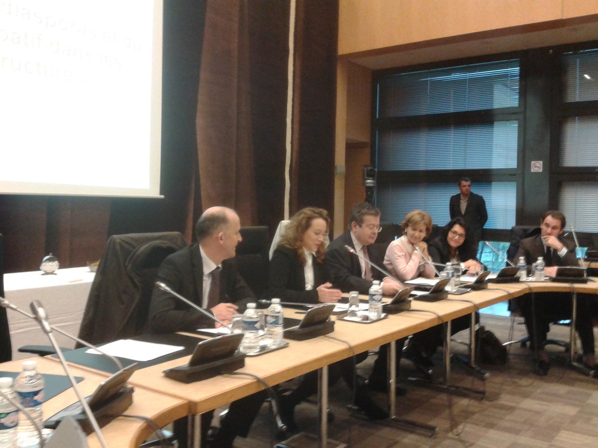 FBercault_Pro's tweet photo. Excellent discours d' @axellelemaire sur le #crowdfunding en Méditerranée &amp; la Fondation #AREAS à @_Bercy_ @PM_DiMed http://t.co/o2kGKA7EAj