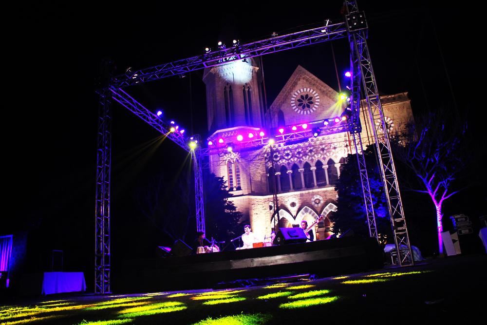 Bullseyepak's tweet photo. Red Bull awarded the team who has been making Jhal Magsi Dessert Challenge a raving success since the past 10 years. http://t.co/a9oiFW9trf