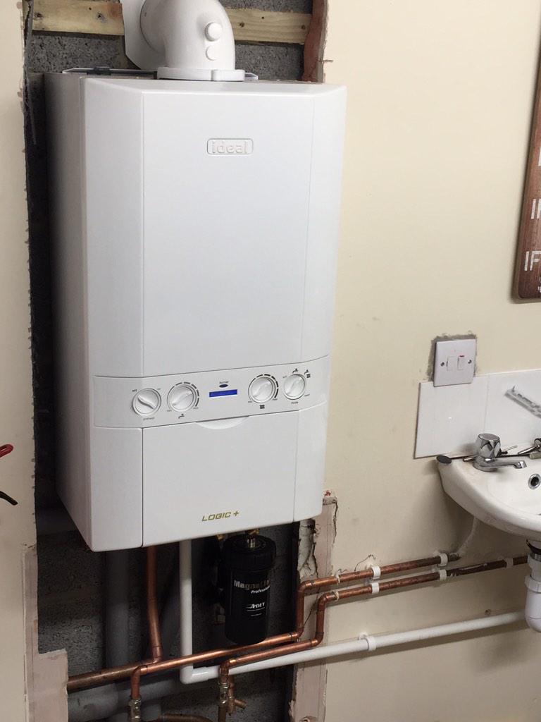 JPMPHeating's tweet photo. Another Ideal Logic Combi installed with a 7 year warranty 👍 #goodprice #goodboilers http://t.co/hQ0LHYZWzC