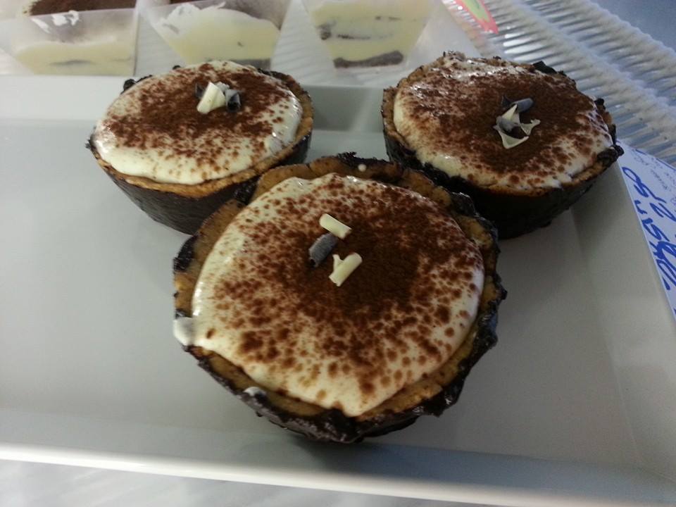 Zero_Glu's tweet photo. I nostri #dolci! #tronchettodinatale #sognidipastafrolla #biscottinatalizi #sachertorte http://t.co/yRKMauvEEo