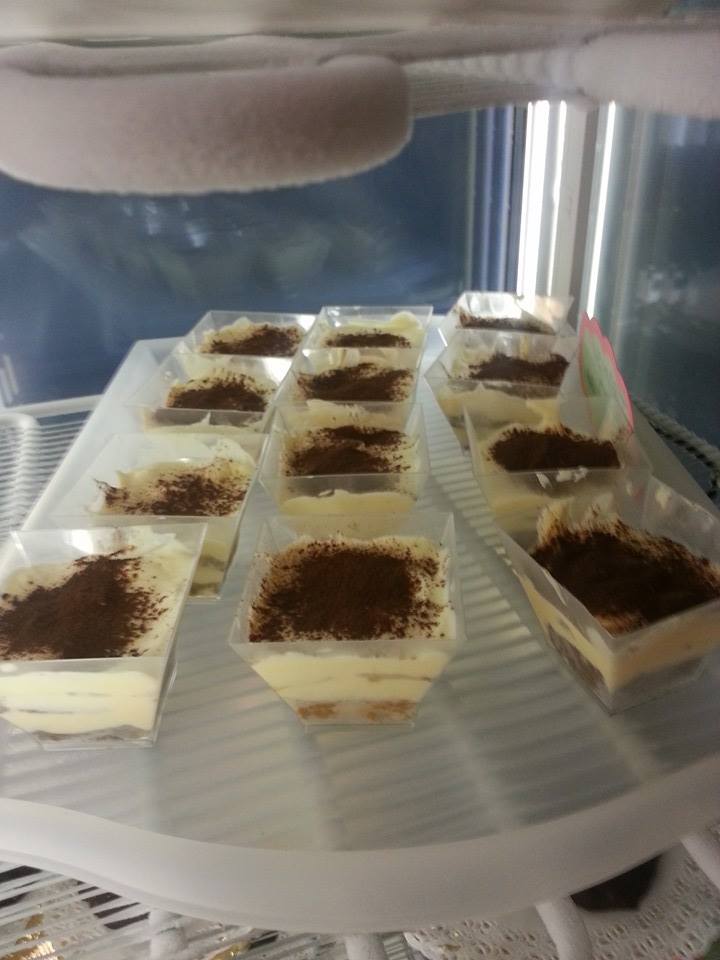 Zero_Glu's tweet photo. I nostri #dolci! #crostatine #tiramisù #sognidipastafrolla #cupcake http://t.co/UEaJcDmjuM