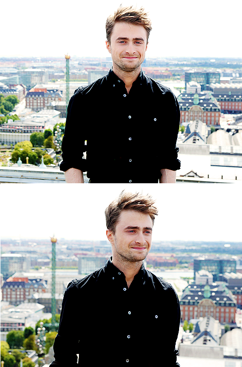 danradcliffecom's tweet photo. Daniel Radcliffe | @WhatIf portraits session, Denmark http://t.co/jOZ50RXeFv