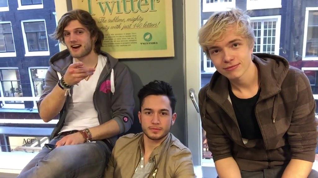 zomaerofficial's tweet photo. Zomaer een videobericht => http://t.co/z28uDjc9DL #zomaer #a9studios #teenagejam http://t.co/a22uLVxLNP