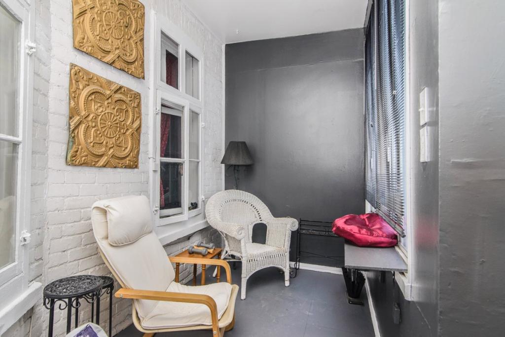 StefanoRealtor's tweet image. How do you like this Simple yet Aesthetic #Verandadesign idea? #HomeDesign