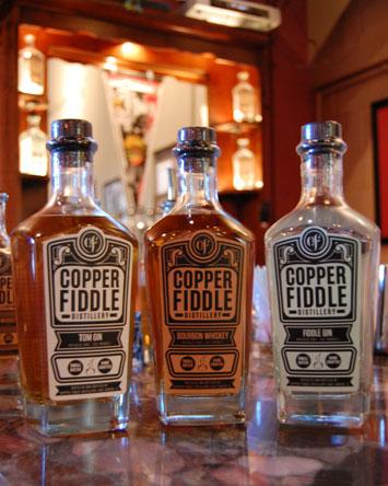 Glass_Int's tweet photo. O-I Covet bottle for #CopperFiddle : #glass #gin #whisky #USA http://t.co/mpBP0wbPoP (@OI_is_Glass @FriendsofGlass) http://t.co/d26HzNoLFe