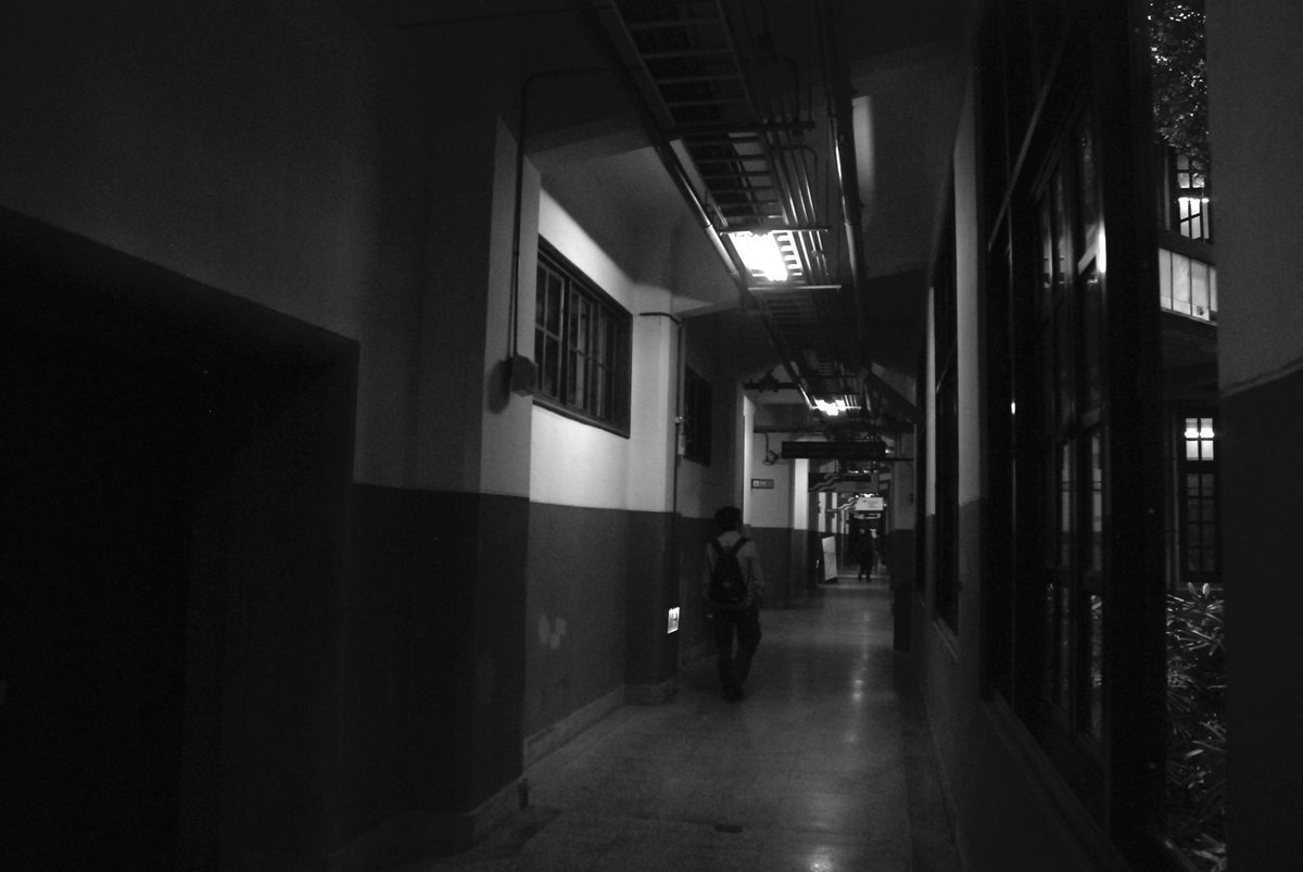 ChonwaiUn's tweet photo. Dark...
Nikon D80
2014/12/06 http://t.co/Vjwog8akLf