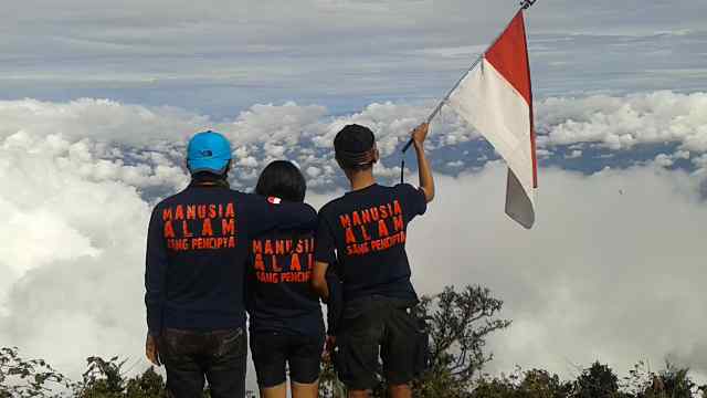 paraMarabunta's tweet photo. @infogunung @warkopPAGUCI ini jejak kami di mt.Cikuray 6-7 des '14. #paraMarabunta #act http://t.co/aUefxTHUtD